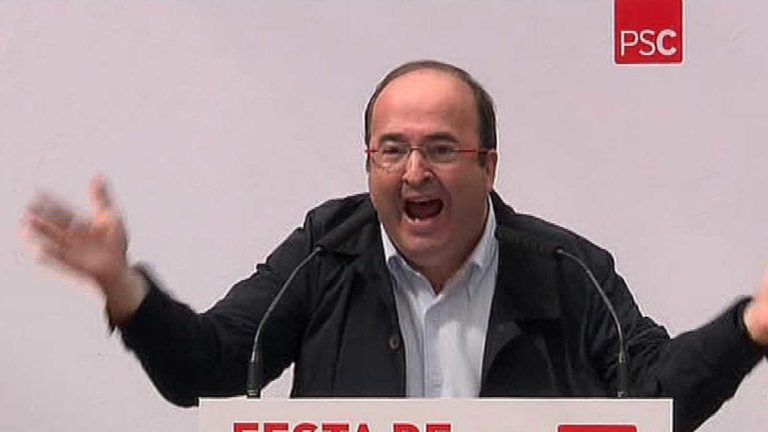 El PSC se muestra indignado por la visita de Arrimadas a Puigdemont