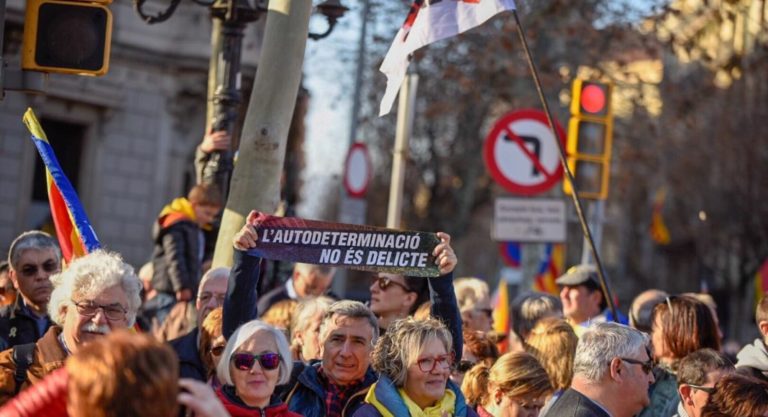 En marcha la manifestación: ‘¡La autodeterminación no es delito!’