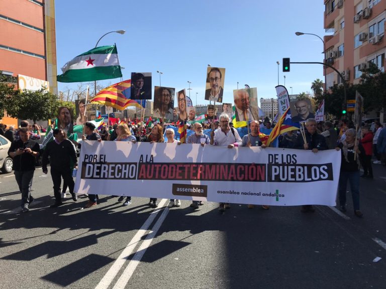 Miles de independentistas andaluces se manifiestan con motivo del 28F con Súmate, ANC y ANA