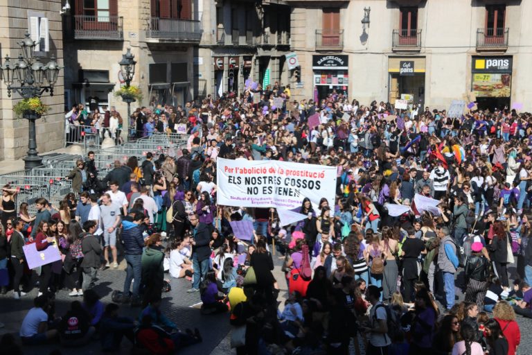 Felicidades, féminas