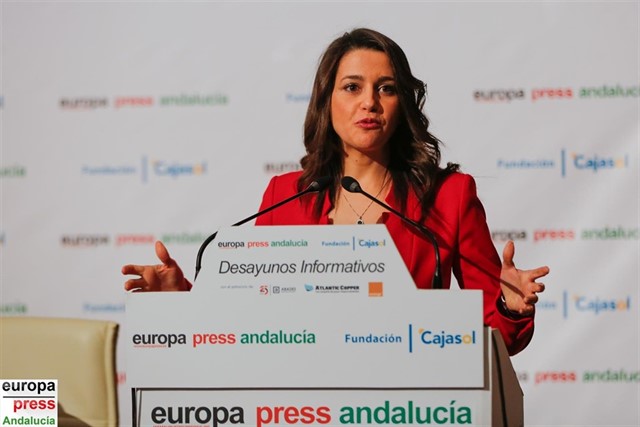 Arrimadas plantea a Sánchez el cese «inmediato» de Miquel Iceta en el PSOE tras sus polémicas declaraciones