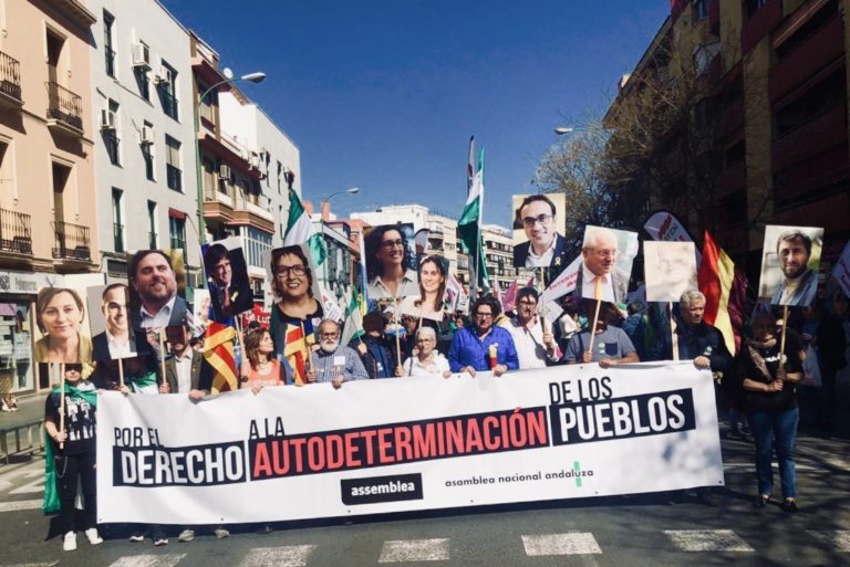 Andalucía aplaudió a los presos políticos por las calles de Sevilla