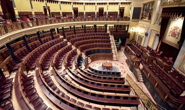 Se disuelven las Cortes y 11 parlamentos autonómicos más para elegir en las urnas a 712 diputados