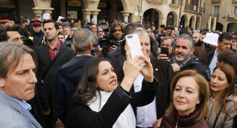 Ciudadanos quiere llevar a la fiscalía la respuesta ciudadana: “Rivera, paga la coca”