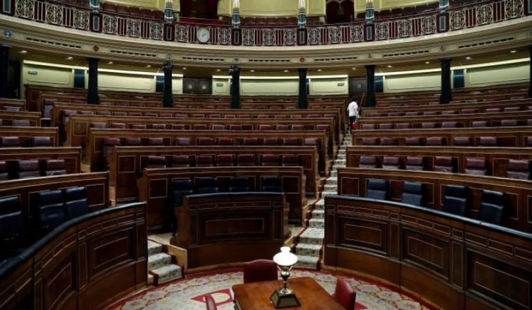 Polémica entre los partidos políticos para decidir dónde sientan a Vox en el Congreso