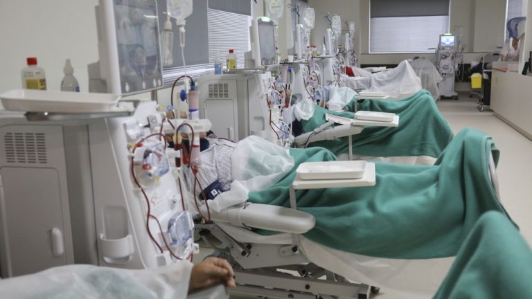 Nuevo caso de corrupción en España: El líder mundial de la diálisis sobornó a médicos de la sanidad pública