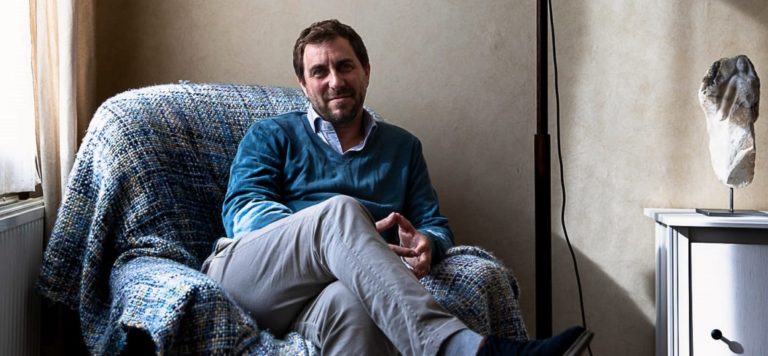 Toni Comín, exconseller de la Generalitat en el exilio: «El Estado tiene pánico a que Ponsatí, Puigdemont y yo seamos eurodiputados»
