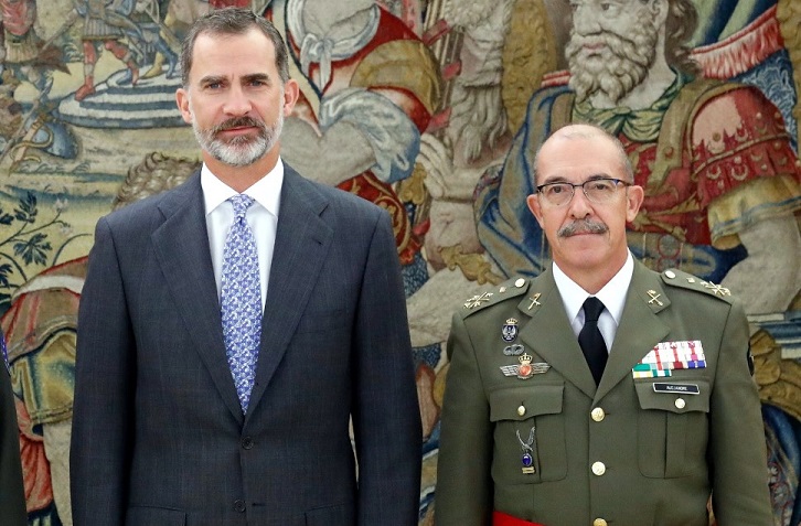 Felipe VI impone la Orden del Mérito Civil a 41 ciudadanos afines al régimen