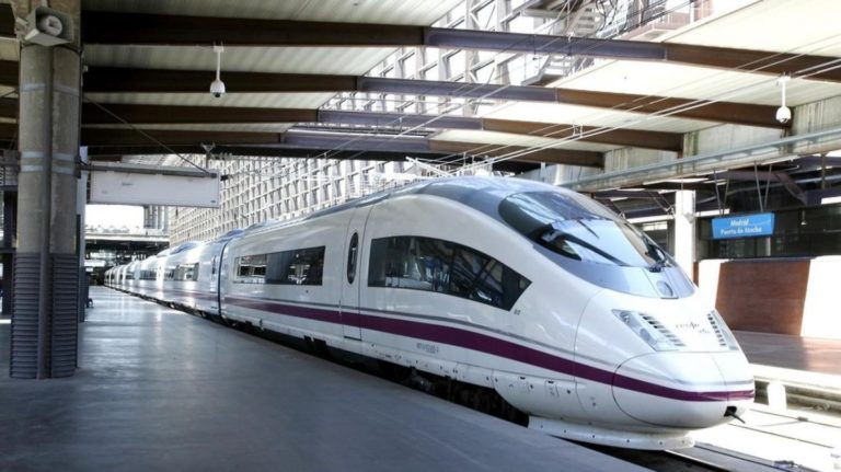 El monopolio de Renfe cancela 707 trenes en este miércoles ante los paros convocados por CGT en plenas vacaciones