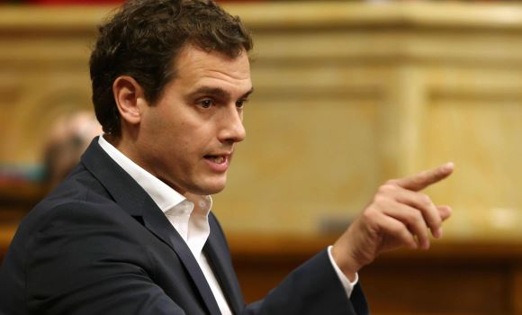 Albert Rivera se encuentra ingresado en un hospital por gastroenteritis aguda, probablemente por salmonella