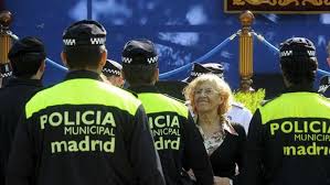 Escándalo en el nuevo Ayuntamiento de Madrid: La derecha archiva el expediente contra los policías que amenazaron a Carmena en un chat