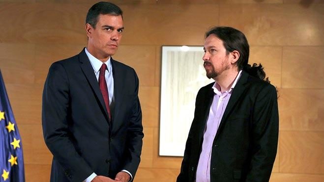 Iglesias trabajando, Sánchez veraneando….