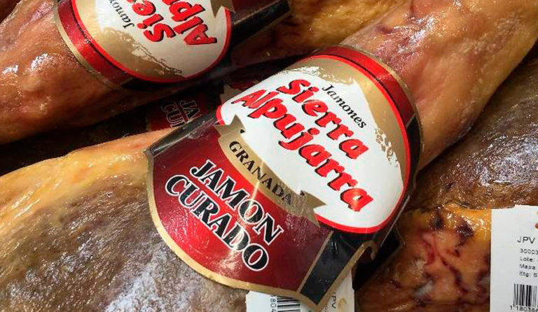 El Estado español permite que la distribuidora de embutido más grande de España venda jamón polaco diciendo que es de Granada