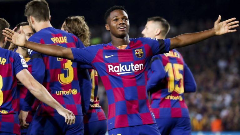 Ansu Fati la joven estrella del Barça ya le han hecho español «con caracter de urgencia»