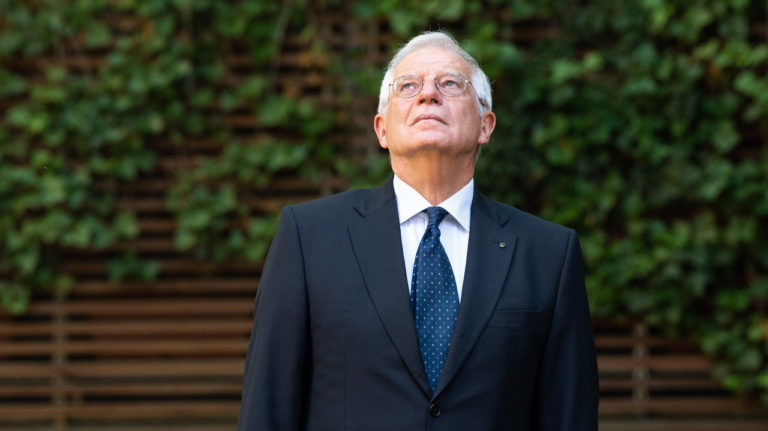 El ministro español en funciones Borrell, ha tildado de ignorantes a 52 diputados franceses