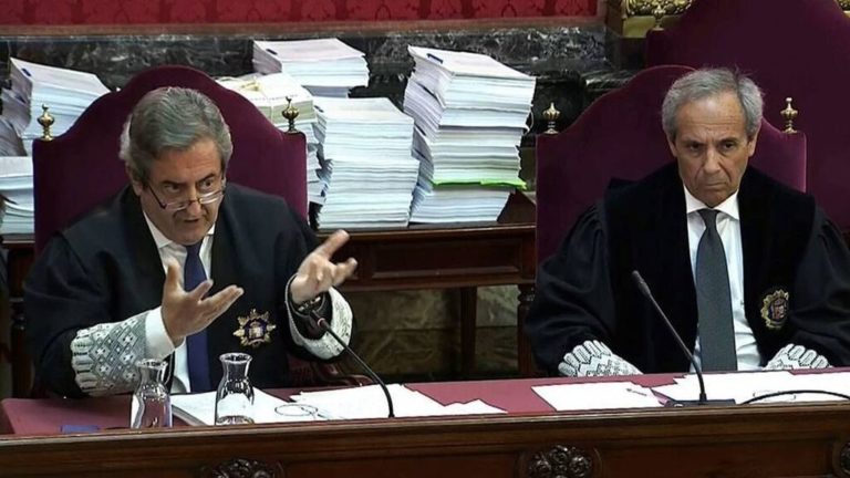 Los fiscales del Supremo querían imputar a Roures con el 1-O