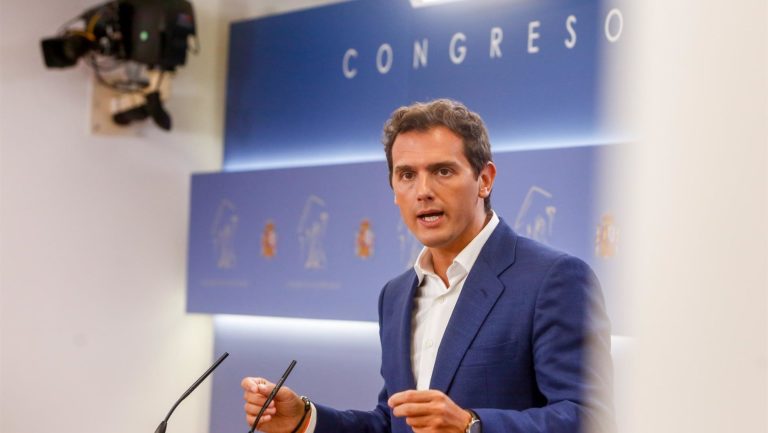 Rivera entre la Diada, Sánchez, y la psicosis que arrastra, vuelve a exiger usar el 155 contra Torra