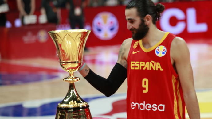 [Video] Catalanofobia sin escrúpulos ni verguenza: Insultan a Ricky Rubio por hablar en catalán en directo con su padre