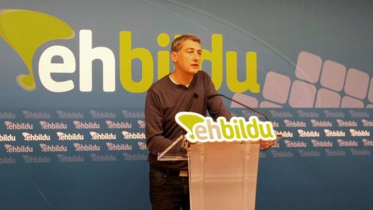 Oskar Matute de EH Bildu: «la policía toma las calles de Catalunya para defender una sentencia indefendible»