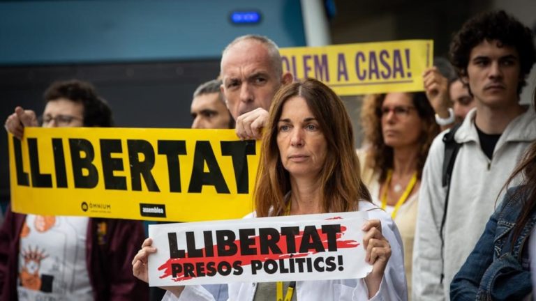 [Vídeo] Rechazo y abucheos a Pedro Sánchez por el personal que trabaja en el hospital de Sant Pau