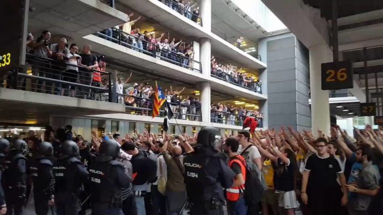Diferentes manifestaciónes por la ‘Sentencia’ del juicio farsa al Procés que ponen la piel de gallina