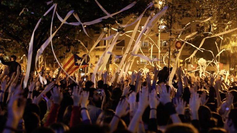 Políticos, a un lado: La Ciudadanía responde por Tierra, Mar y Aire con su «Desobediencia Activa»