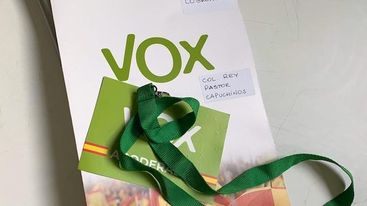 Pelea entre apoderados de Vox y Podemos