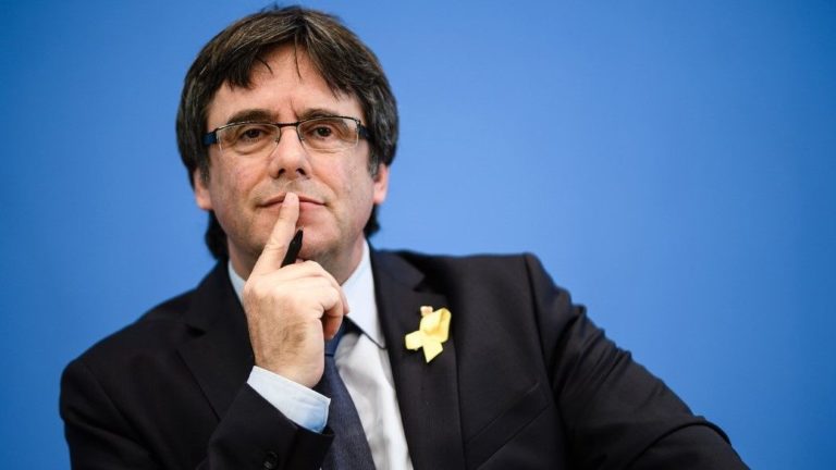 Puigdemont: «El independentismo crece y España se hunde»