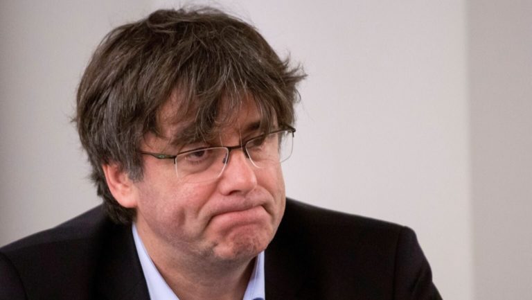 Carles Puigdemont vive desde el exilio el fallecimiento de su padre