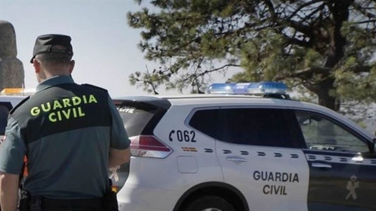 Un guardia civil de Barcelona se encuentra con la pintada en su edifício  ‘Nunca nos haréis españoles’