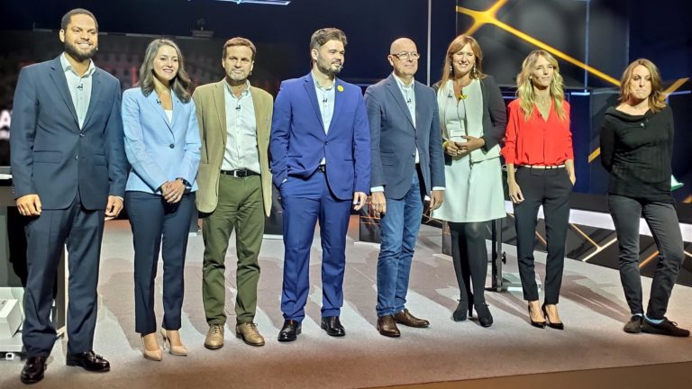 Debate bronco de Cs, PP y Vox, que han despotricado de la Catalunya catalana, de sus líderes, de TV3 y hasta del moderador