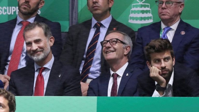 [Vídeo] Felipe VI hace el más absoluto ridiculo delante de Gerad Piqué como rey absolutista
