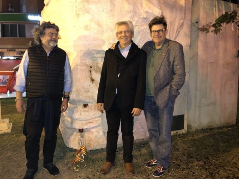 El coordinador Federal de @Andaluces_AND @altamiranoMLG acompaña a los diputados del @parlamentcat @CastellaToni de @DemocratesCAT y @eduardorepi de @sumate_asoc en un íntimo homenaje en #Málaga a Blas Infante