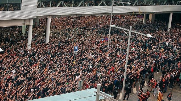 Tsunami Democràtic anuncia una segunda ola ante la «persecución judicial y política» española