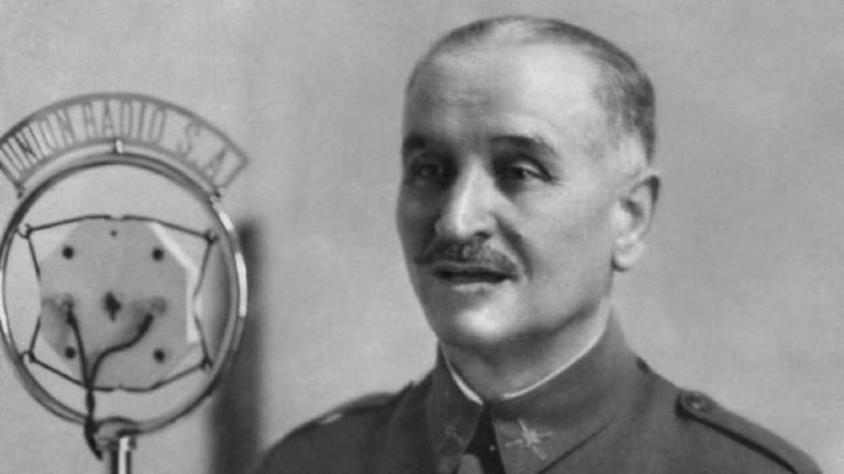 La Hermandad de la Macarena de Sevilla con el franquista Queipo de Llano