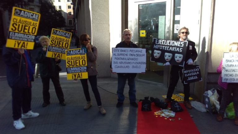 Escándalo en la Banca: Se apropia de 1.400 M. de las cláusulas suelo gracias a un decreto de Rajoy