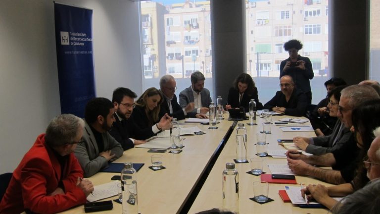 Aragonès ve «un paso importante» la reunión de la mesa y llevará el referéndum en su propuesta