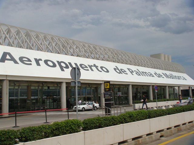Al plan de AENA en el aeropuerto de Mallorca le falta un referéndum