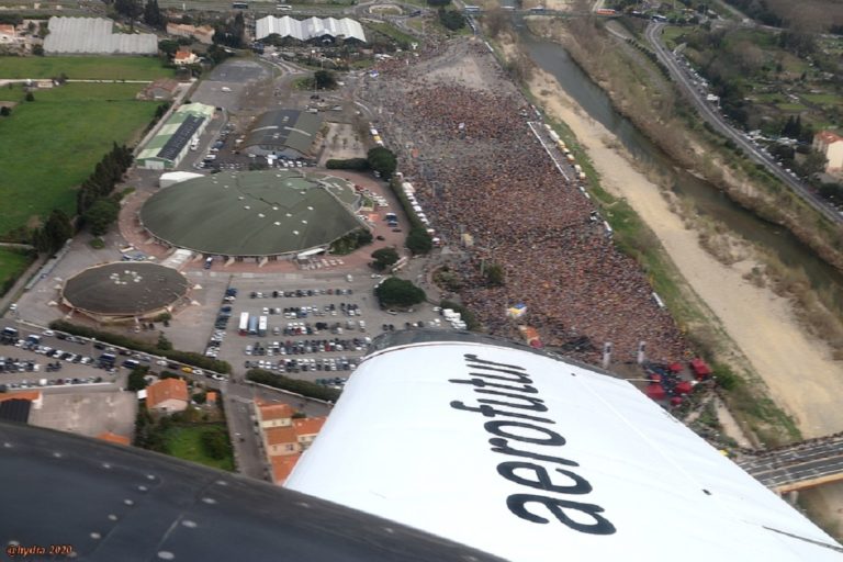 [FOTONOTÍCIA] La espectacular vista aérea del acto del Consell per la República que reunió más de 200.000 persones en Perpinyà (Països Catalans)
