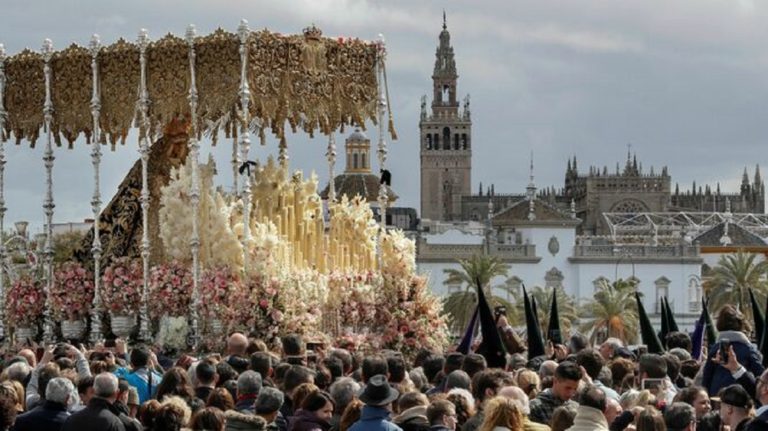 Sevilla suspende la Semana Santa