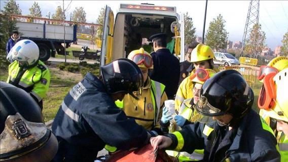 Madrid #MarcaEspaña: Bomberos y Samur llegan a las manos cuando intentan detener un suicidio
