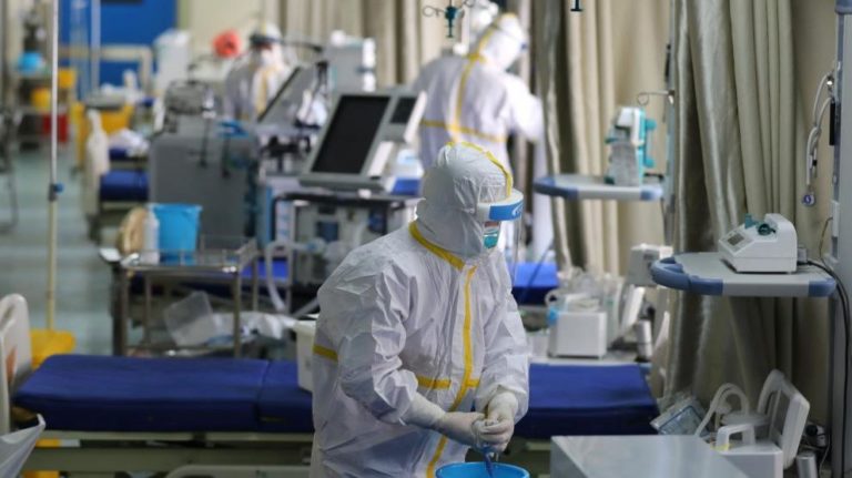España al límite supera ya el millar de muertes por Coronavirus y suma  20 mil infectados