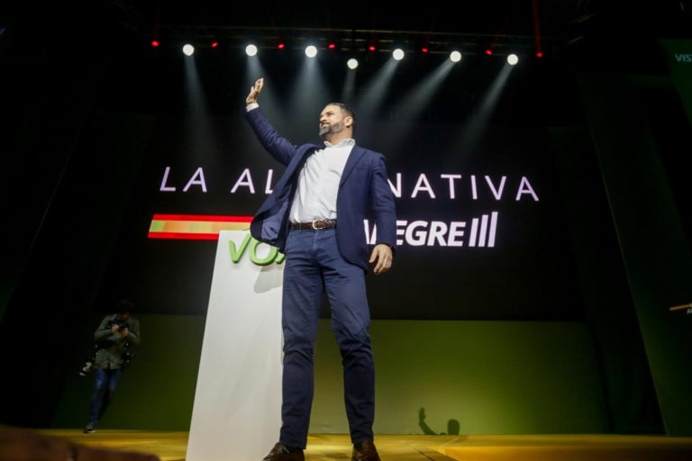Abascal aplaude las medidas de Sánchez de retirar las competencias autonómicas