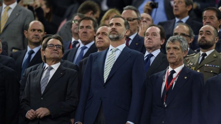 Felipe VI sueña con el coronavirus para evitar los silbidos en la final de su copa