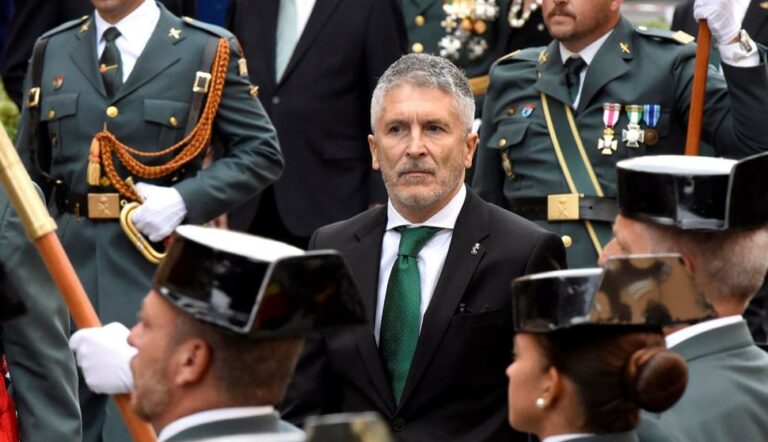 Máxima indignación en la Guardia Civil con Marlaska por «eludir su responsabilidad» tras los contagios en los cuarteles