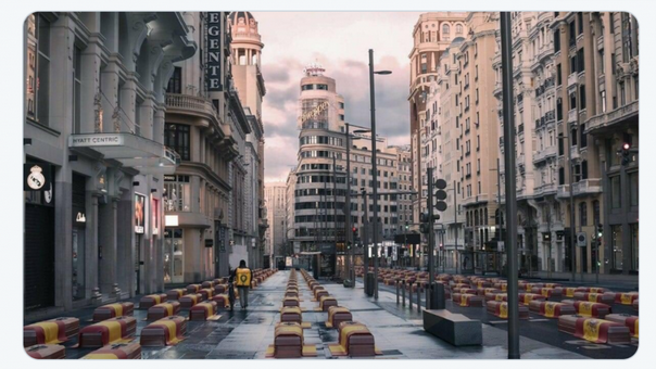 Vox publica un fotomontaje de la Gran Vía de Madrid llena de ataúdes