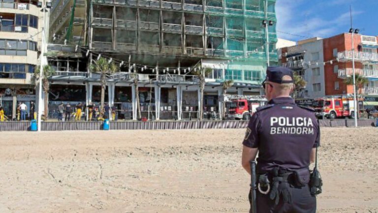 [Vídeo] La Policía Local de Benidorm se graba en un vídeo humillando a una transexual