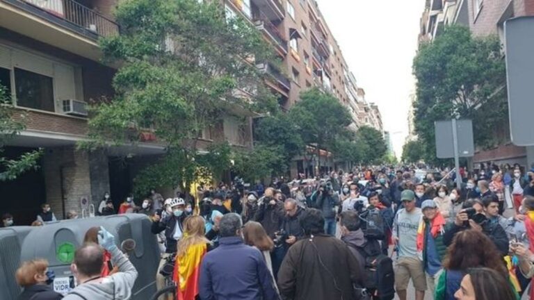 La barbarie desde los balcones: «Putas mestizas» y «Arriba España», los gritos de un vecino en un patio del Barrio Salamanca