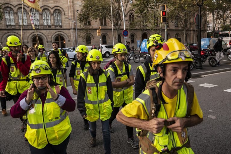 «NO» es lo que puede escucharse en este video que han lanzado los voluntarios de Sanitaris Por La República.