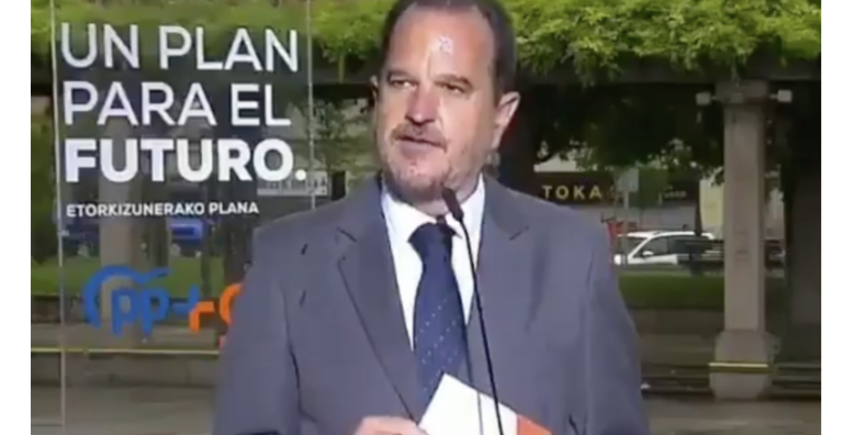 El viral lapsus de Carlos Iturgaiz (PP) en directo ante los gritos de «Gora ETA»